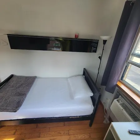 Single Bed Space For Traveler